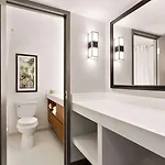 Hotel Doubletree By Hilton