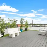 Galaxy Rooftop Villa