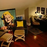 Royal Frenchmen And Bar Hotel 4*