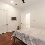 Canal Street Mansion Sleeps 15 * New Orleans
