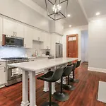 Canal Street Mansion Sleeps 15 Holiday home