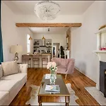 Elegant Renovated House With Relaxing Courtyard - Near Fq