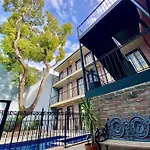 Jean Lafitte House 3*