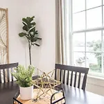 Upscale Loft Downtown Nola 2835