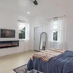 Apartment Downtown Vibrant Gray Loft 2318