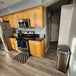 Hotel Orleans House With Pool & Parking, Peaceful Block *
