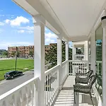 Stunning Condos Near French Quarter