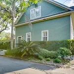 Cozy New Orleans Getaway Near Magazine Street!