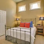 Cozy Getaway Near Magazine Street!