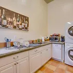 Cozy Getaway Near Magazine Street! Apartment *
