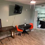 Cottage Close To French Quarters