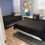 Cozy 2-bedroom Unit In Beautiful With Wifi, Ac Apartment New Orleans