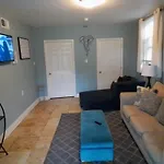 Cozy 2-bedroom Unit In Beautiful With Wifi, Ac Apartment