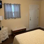 Cozy 2-bedroom Unit In Beautiful With Wifi, Ac New Orleans