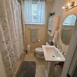 Cozy 2-bedroom Unit In Beautiful With Wifi, Ac Apartment *