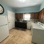 Cozy 2-bedroom Unit In Beautiful With Wifi, Ac *