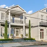 Stunning 2-Bedroom Garden District Newly Renovated