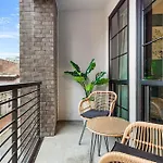 The Pelican By Hosteeva Apartment *