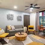 The Pelican By Hosteeva Apartment *