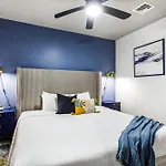 The Pelican By Hosteeva Apartment *