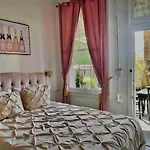 Fleur De Lis Mansion 4*