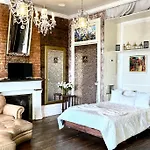 Fleur De Lis Mansion