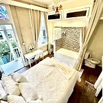 Fleur De Lis Mansion Bed & Breakfast 4*