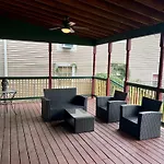 Superb Uptown Location Washer/Dryer