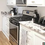 Entire Spacious Vacation Home - Close To All City Attractions