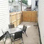 Entire Spacious Vacation Home - 1 Mile To All Attractions