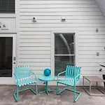 Moon 101 - Full Moon Suite - 2Br 2 5 Bath + Living