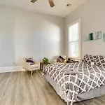 Holiday home 2 Mi To French Quarter: Walkable Nola *