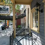 Historic Streetcar Inn