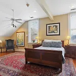 Maison Perrier Bed & Breakfast 4*