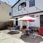 Charming Conti Nest With Large Courtyard