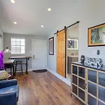 Charming Conti Nest With Large Courtyard