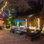 Bed & Breakfast 5 Bedroom - Sleeps 8! Steps From Bourbon Street! New Orleans