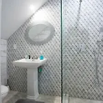 Bed & Breakfast 5 Bedroom - Sleeps 8! Steps From Bourbon Street! New Orleans