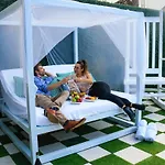 Bed & Breakfast 5 Bedroom - Sleeps 8! Steps From Bourbon Street! 3*