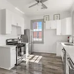 Spacious Mid 1bd On The Canal Streetcar Line