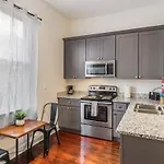 Urban 3 Bedroom Local Art Filled Frenchman Oasis