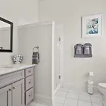 Modern Pristine Stunning 2bd Garden District