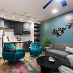 The Pelican By Hosteeva Apartment