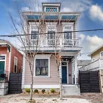 A Suite-Starr Named Desire - Charming 1 Bedroom Suite