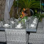5 Bedroom - Sleeps 8! Steps From Bourbon Street! Bed & Breakfast 3*