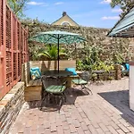 Royal Barracks Guest House