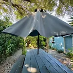 One Bedroom Apartment With Hot Tub 2 Blocks To Magazine Street