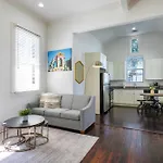 Fabulous With Views Apartment *