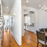 Fabulous Cottages With City Views