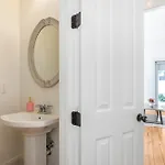 Fabulous With Views Apartment